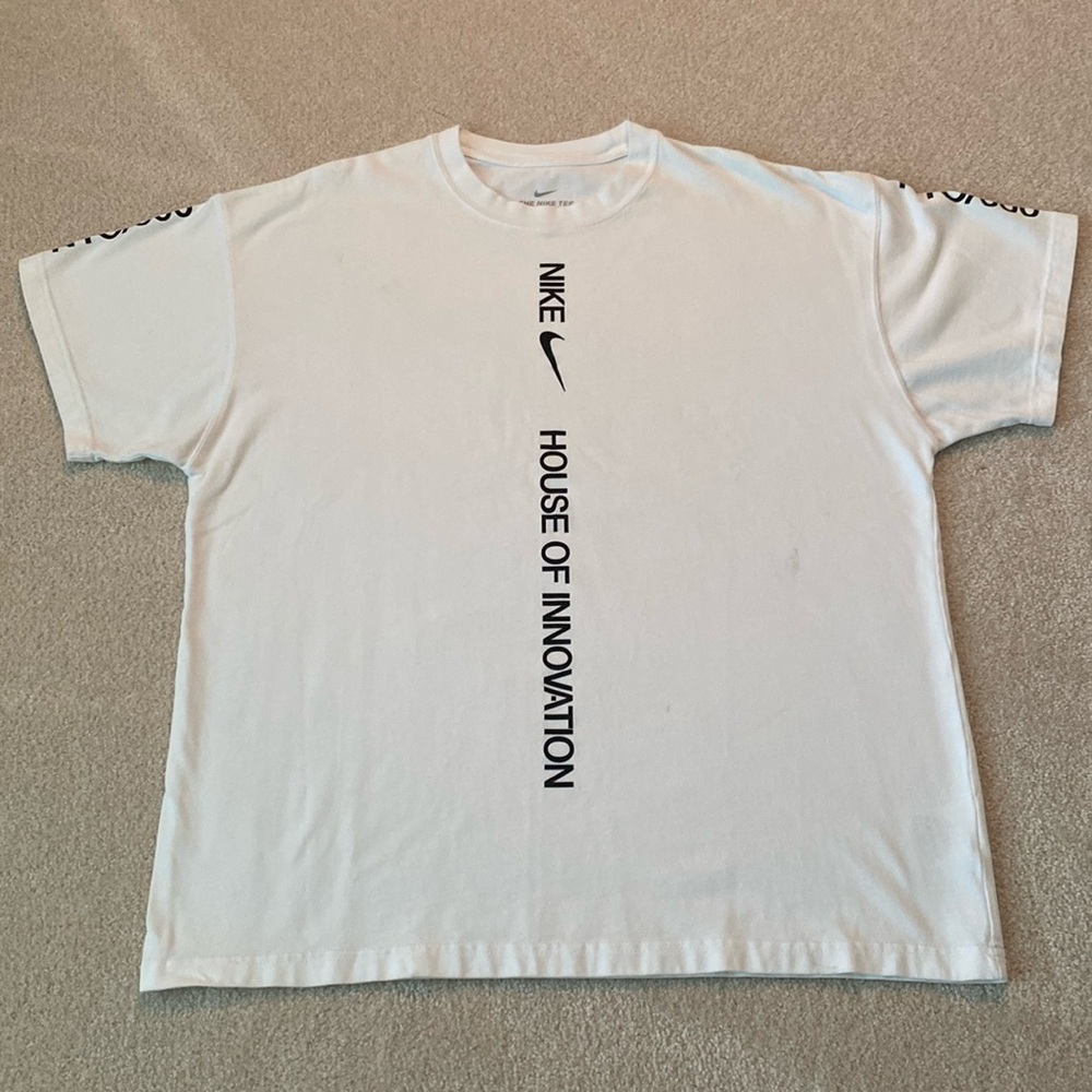 Nike house of innovation tee